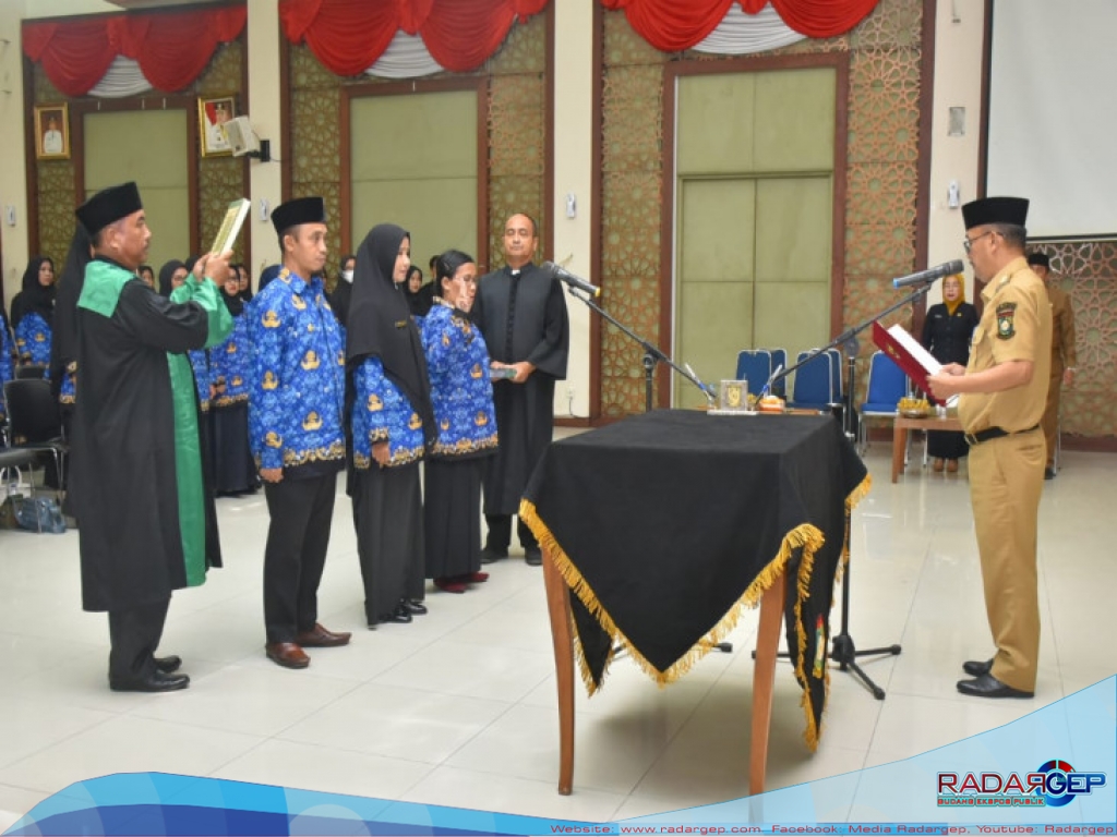 Lantik Dan Ambil Sumpah 85 Orang Fungsional Tenaga Pendidik  